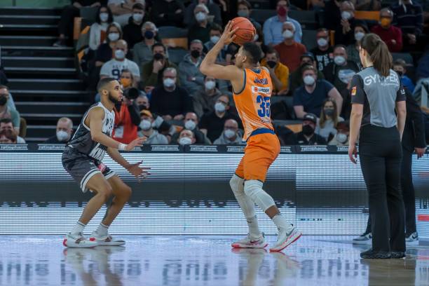 也让教练们 也让教练们